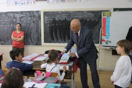 Cu ocazia zilei de 1 Decembrie toți elevii au primit volumul „O istorie a Oraşului Cernavodă”