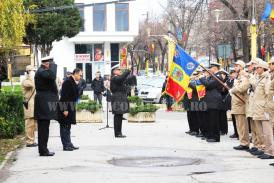 Fotoreportaj Defilare militară şi fasole cu cârnaţi de Ziua Naţională a României, la Constanţa