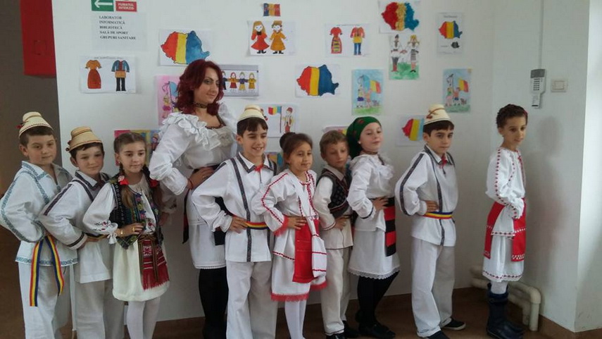 au sarbatorit romaneste in spirit patriot cum au marcat ziua nationala a romaniei elevii din constanta