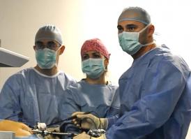 Operaţia laparoscopică a unei tumori de colon cu echipamente performante (galerie foto) 