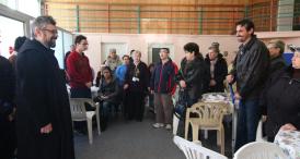 Persoanele cu dizabilităţi din cadrul Asociaţiei „Carmen Sylva” întâmpină Crăciunul într-o clădire în care ar putea îngheţa iadul (galerie foto)  