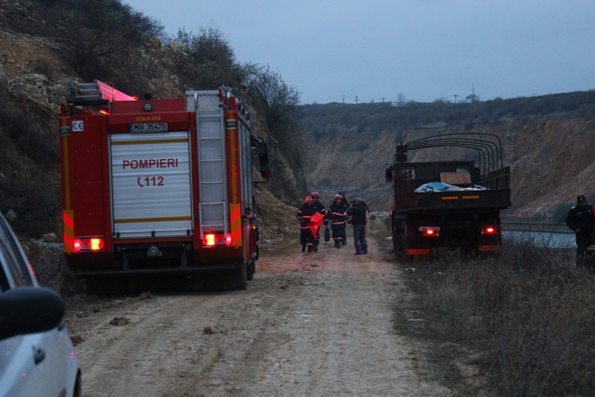 un muncitor a cazut cu buldoexcavatorul in canalul ovidiu poarta alba itm constanta a demarat o ancheta
