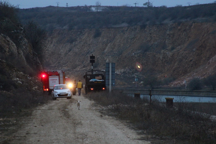 un muncitor a cazut cu buldoexcavatorul in canalul ovidiu poarta alba itm constanta a demarat o ancheta