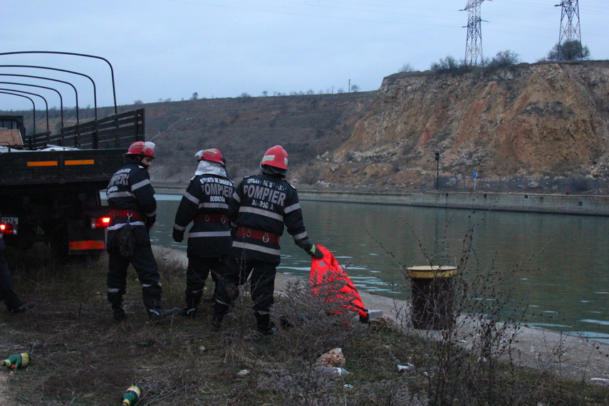 un muncitor a cazut cu buldoexcavatorul in canalul ovidiu poarta alba itm constanta a demarat o ancheta