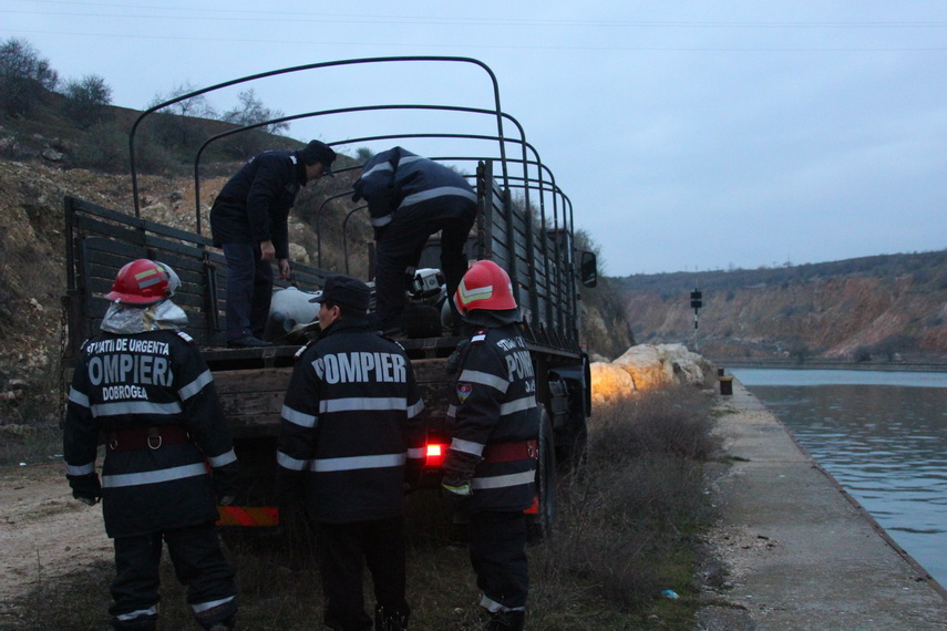 un muncitor a cazut cu buldoexcavatorul in canalul ovidiu poarta alba itm constanta a demarat o ancheta