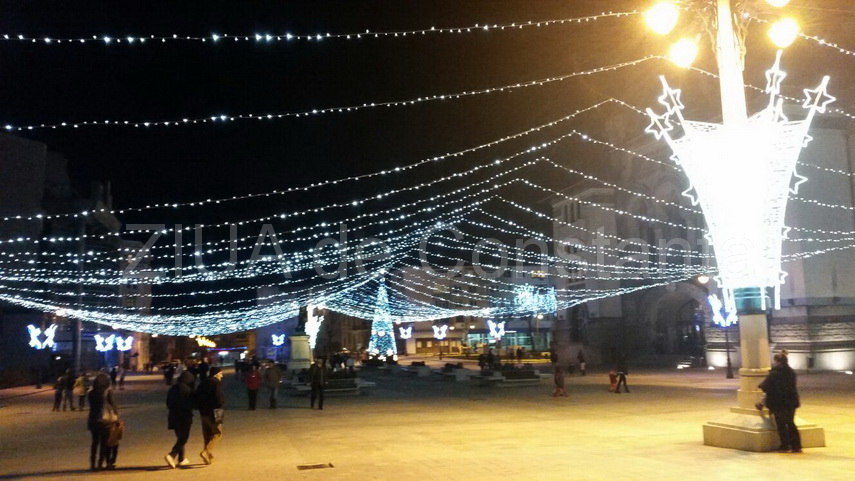 fotoreportaj atmosfera de sarbatoare in piata ovidiu 575710