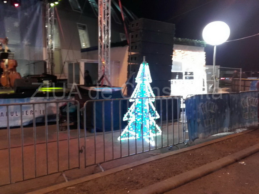 constantenii se distreaza la patinoar galerie foto 575709