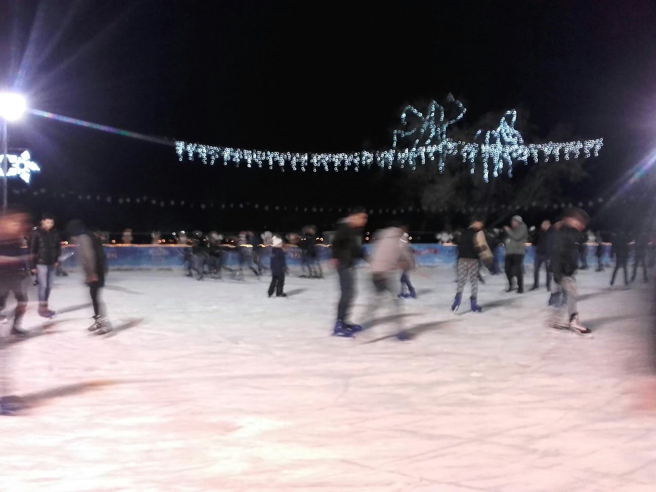 constantenii se distreaza la patinoar galerie foto 575709