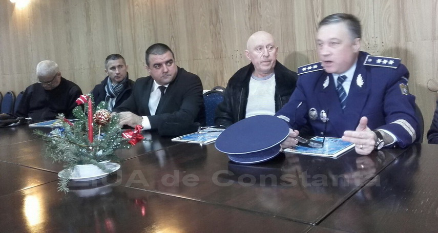 buchete alb albastre de la cs farul pentru campioanele eliza samara si cristina haraci 576305