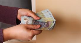 Povestea mitei de la Bacalaureatul din Năvodari Banii strânşi „au fost introduşi într-un pachet de şerveţele nazale“ 