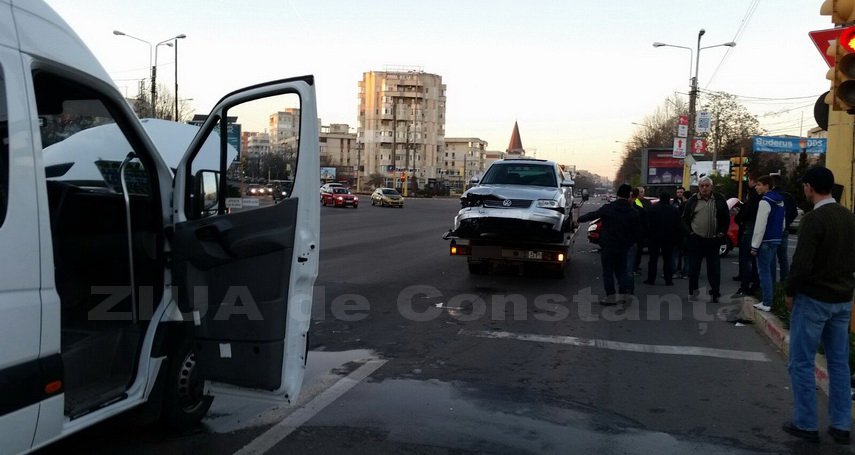 accident cu trei masini in zona dacia din constanta 577372 accident cu trei masini in zona dacia din constanta 577372