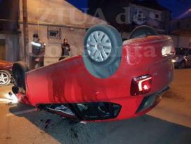 Mașină răsturnată pe strada Maramureș din Constanța (galerie foto)