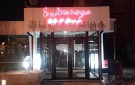 Entourage Cafe & Lounge, un local cu un concept modern, cu muzică și mâncare bună (galerie foto)