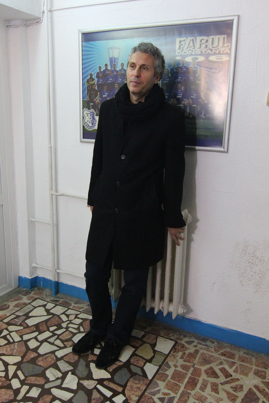 moonwalk hibernal la constanta spectacol michael jackson a dansat pe gheata la reunirea fc farul galerie moonwalk hibernal la constanta spectacol michael jackson a dansat pe gheata la reunirea fc farul galerie