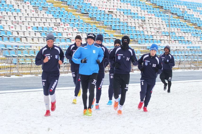 moonwalk hibernal la constanta spectacol michael jackson a dansat pe gheata la reunirea fc farul galerie moonwalk hibernal la constanta spectacol michael jackson a dansat pe gheata la reunirea fc farul galerie