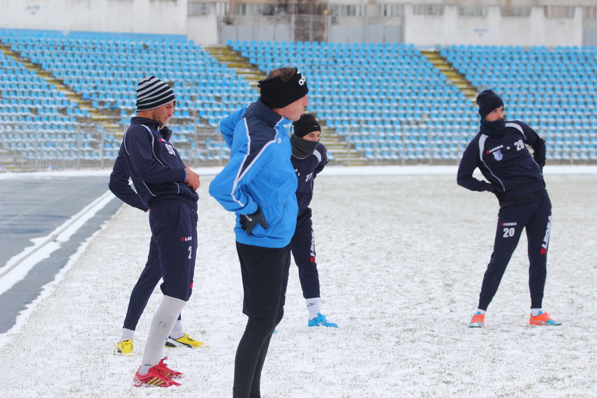 moonwalk hibernal la constanta spectacol michael jackson a dansat pe gheata la reunirea fc farul galerie moonwalk hibernal la constanta spectacol michael jackson a dansat pe gheata la reunirea fc farul galerie