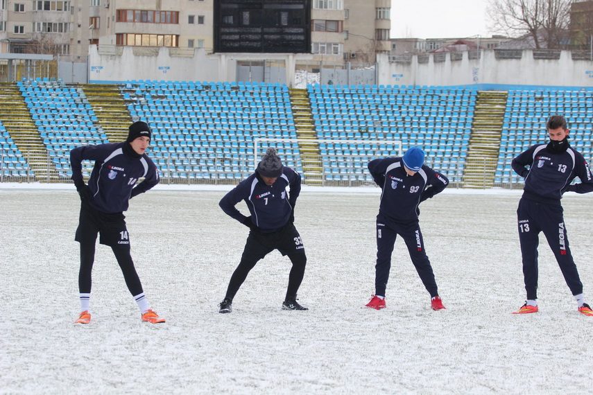 moonwalk hibernal la constanta spectacol michael jackson a dansat pe gheata la reunirea fc farul galerie moonwalk hibernal la constanta spectacol michael jackson a dansat pe gheata la reunirea fc farul galerie