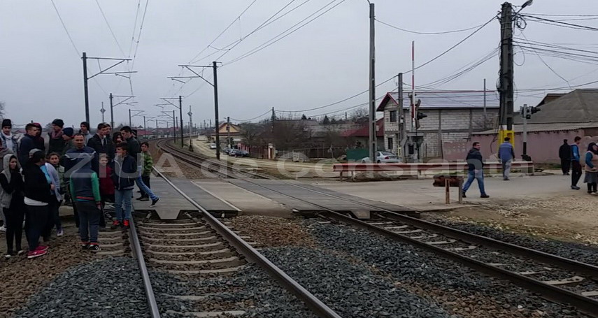 un barbat a fost lovit de tren la valu lui traian 584364