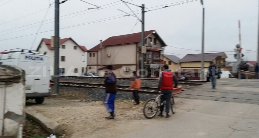 un barbat a fost lovit de tren la valu lui traian 584364