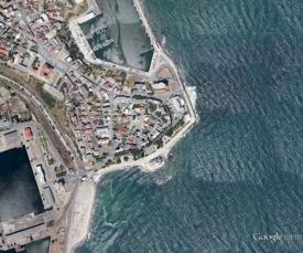 Urban-constanta Valurile au spart mai multe ferestre ale Cazinoului, așa că a fost construit un dig-sparge val