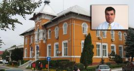 Interese de consilier local la Medgidia. Aurelian Arsene a încheiat contracte cu primăria unde lucrează soţia (documente) 