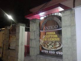 Antico, pizza bună la cuptorul pe lemne Un antrenor de sporturi de contact din Constanţa şi-a deschis restaurant (galerie foto)