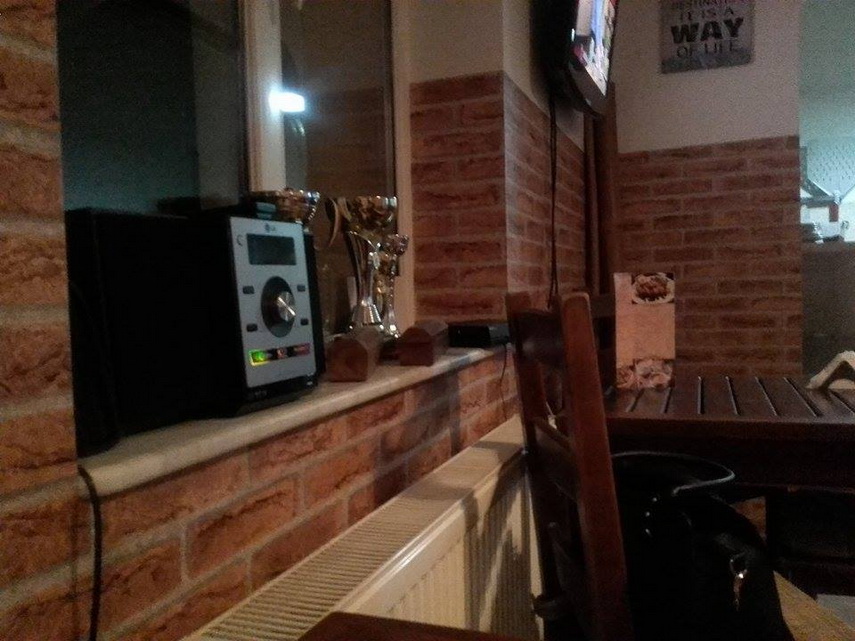 antico pizza buna la cuptorul pe lemne un antrenor de sporturi de contact din constanta si a deschis