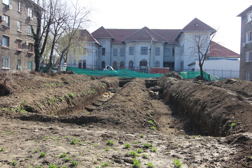dezbatere publica la apm constanta cele doua blocuri ridicate de sotii antonov pe strada castanilor la
