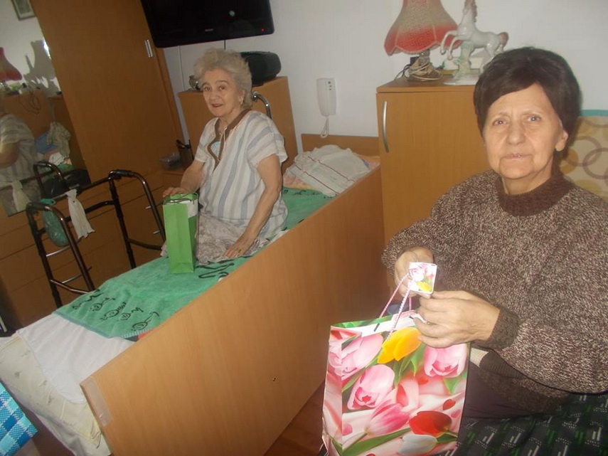martisoare si poezii copiii din 11 gradinite constantene au felicitat bunicutele de la caminul pentru