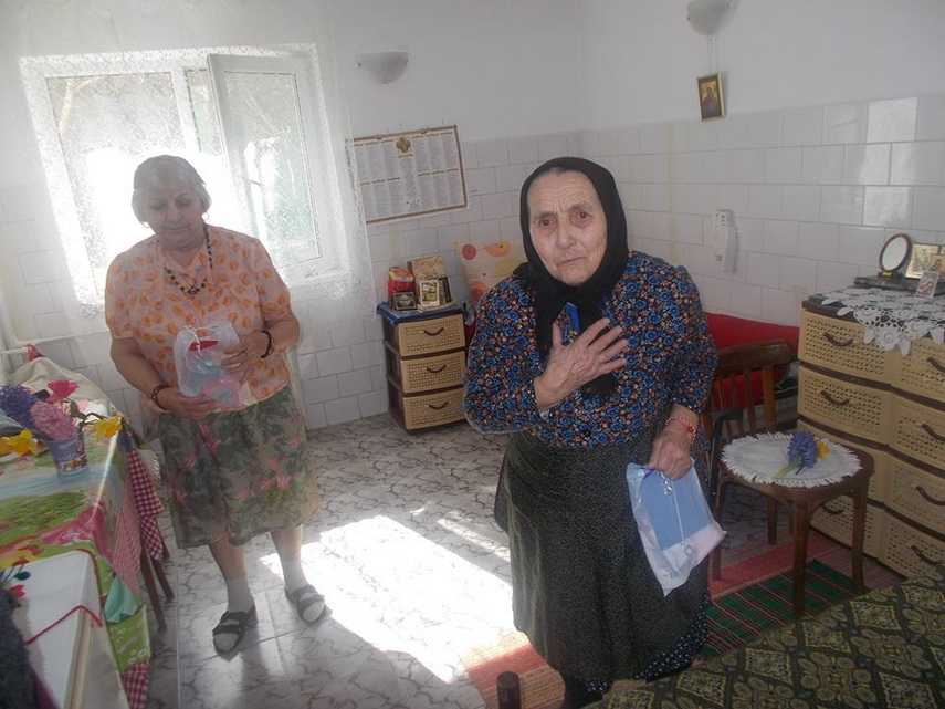 martisoare si poezii copiii din 11 gradinite constantene au felicitat bunicutele de la caminul pentru