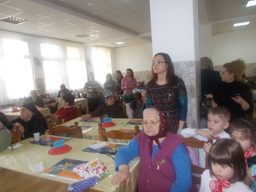 martisoare si poezii copiii din 11 gradinite constantene au felicitat bunicutele de la caminul pentru