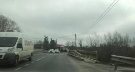 Primăria Crucea, strigăt de disperare către drumari Zeci de gospodării, inundate după fiecare ploaie, din cauza drumului european abandonat (galerie foto+documente)
