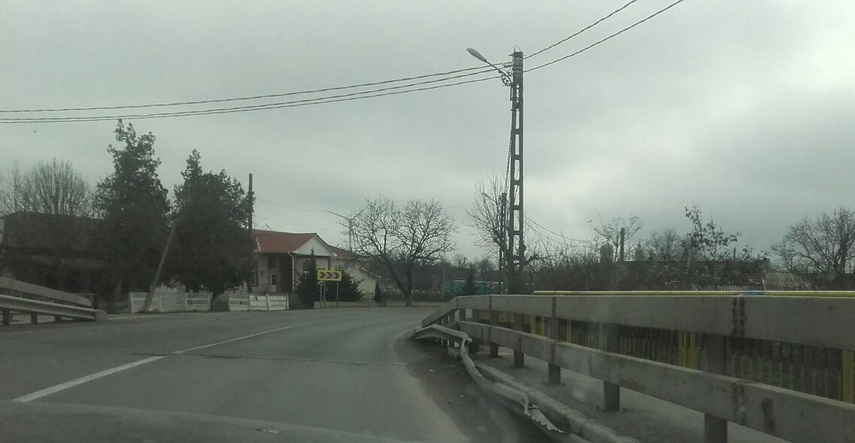 primaria crucea strigat de disperare catre drumari zeci de gospodarii inundate dupa fiecare ploaie din