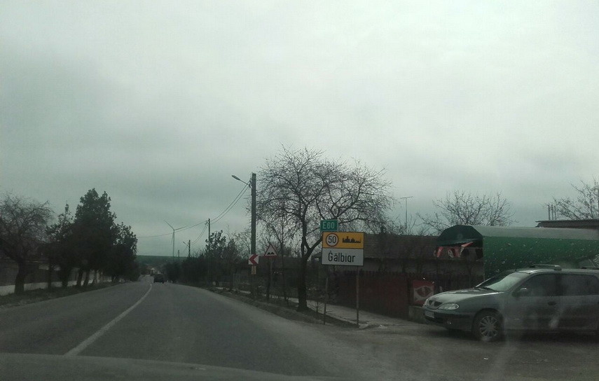 primaria crucea strigat de disperare catre drumari zeci de gospodarii inundate dupa fiecare ploaie din