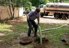 Măsuri de siguranţă pentru verificarea şi vidanjarea fosei septice