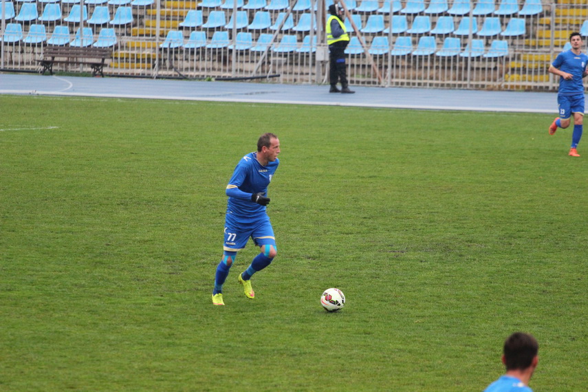 dubla patulea si regretul lui gache fc farul victorie la pas cu bucovina pojorata cartonas rosu in minutul