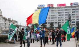 Protest anti-Cioloş în la Cluj-Napoca. Manifestanții cer demisia şefului Guvernului