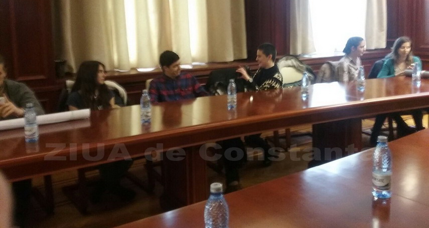 studentii atrasi de fagadau in infrumusetarea municipiului constanta galerie foto 587802