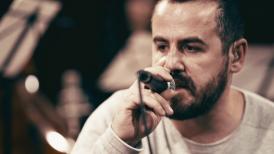 Melodia zilei Cred Că Sunt Extraterestru - Floare de Maidan   