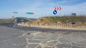 Exclusiv. Hârtoape de Cartea Recordurilor în sensul giratoriu ce duce spre podul nou de la Agigea (galerie foto+video)  