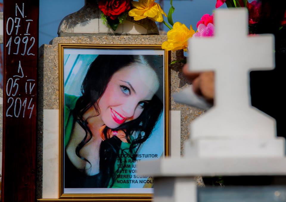 parastas pentru nicoleta cengher a mai trecut un de la tragedia din restaurantul beirut galerie foto parastas pentru nicoleta cengher a mai trecut un de la tragedia din restaurantul beirut galerie foto