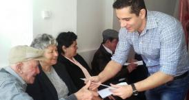 Emoţii ca în prima zi de căsătorie Cuplurile de aur din Murfatlar, premiate de primarul Valentin Saghiu (galerie foto)