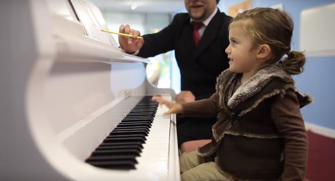 pupil beans Kindness Copii geniali ai lumii. Unii cântă la pian la 2 ani ca și cum ar avea 20,  alții au fost luați la NASA de la 7 ani...