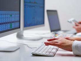 Zeci de mii de oameni doresc să fie experți electorali sau operatori de calculator ai secțiilor de votare