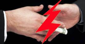 Un inspector de mediu a fost arestat pentru luare de mită