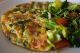 Voceaconstantei.ro Frittata cu salată