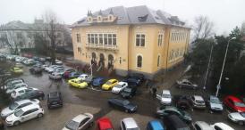 Ar fi furat dintr-un mare centru comercial din Constanţa Şerban Andru Deceneu rămâne sub control judiciar