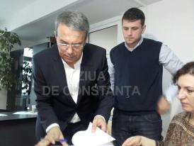 Şi-a depus candidatura, în această dimineaţă, şi Vergil Chiţac (galerie foto)