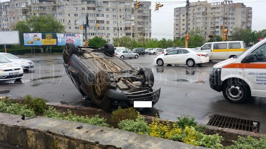 accident spectaculos un ford s a rasturnat in zona garii constanta galerie foto 591754