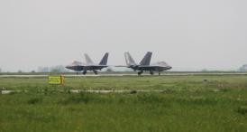 Moment istoric la baza aeriană de la Mihail Kogălniceanu Avioane invizibile F22 Raptor, în premieră pe tărâm românesc (galerie foto + video)